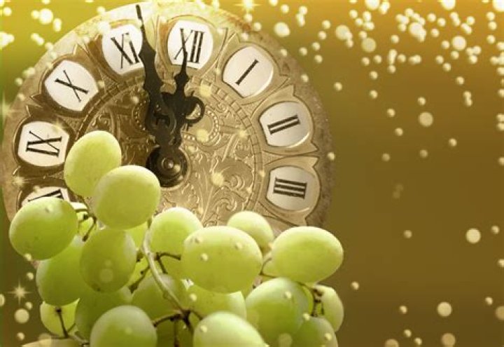 12 Grapes for New Year's: A Delicious Tradition and Its Meaning