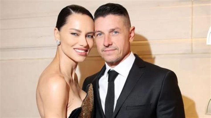 Adriana Lima's Dating Life: A Journey Through Love and Relationships