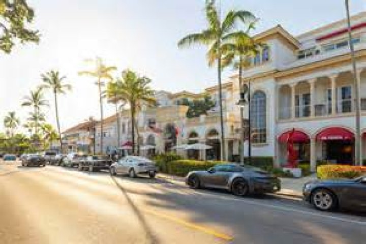 Discovering the Charm of Alexander's Naples FL
