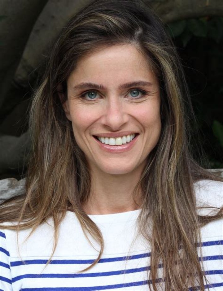 A Journey Through the Life and Career of Amanda Peet