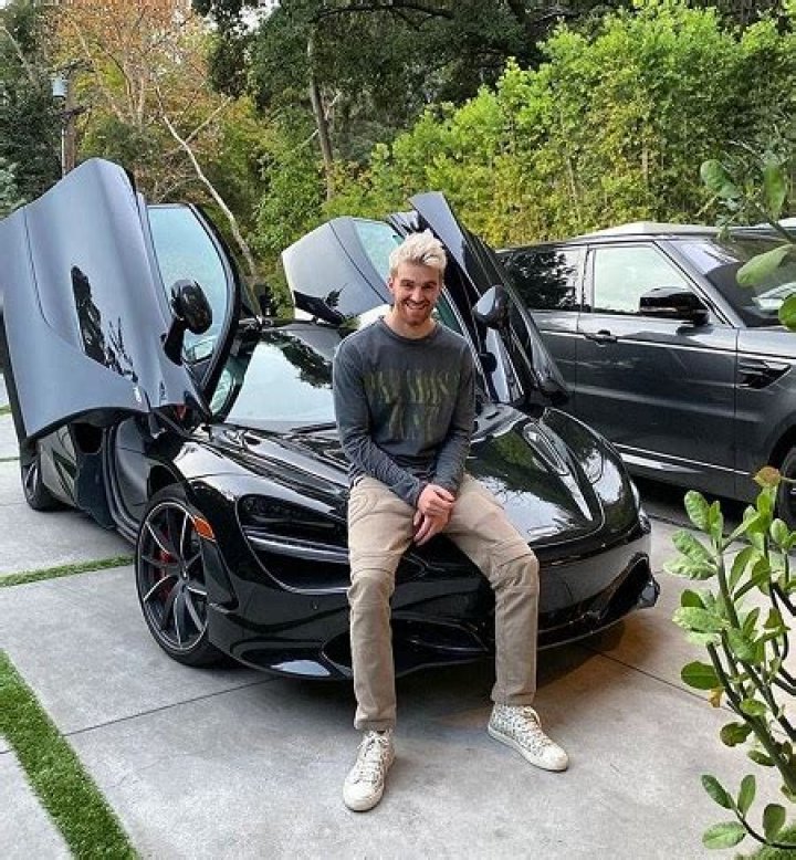 Andrew Taggart's Enormous Net Worth: How Much Is He Worth?