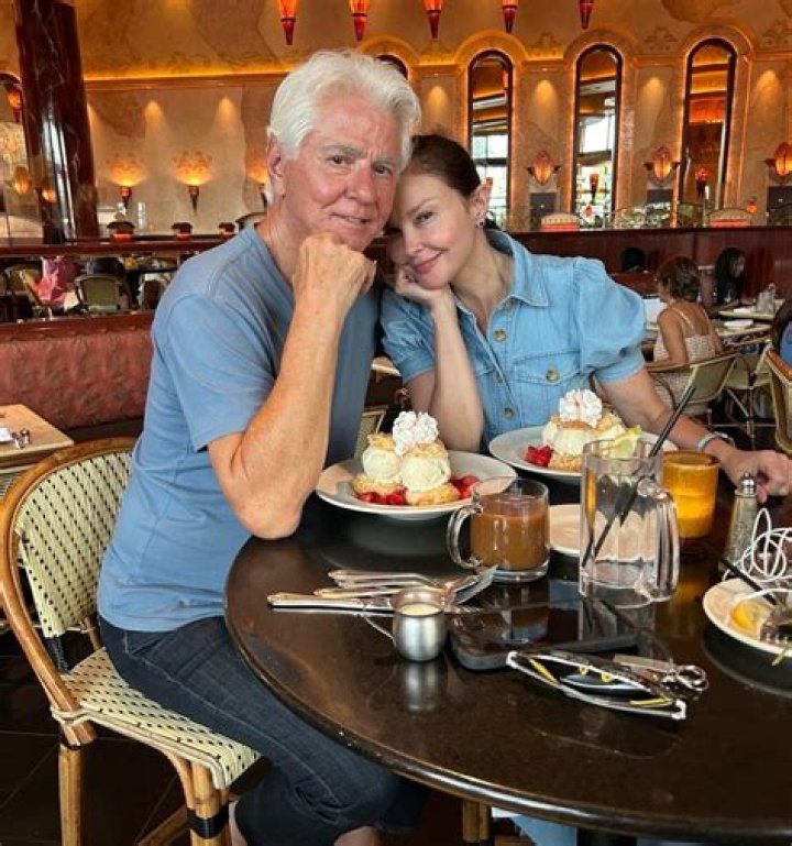 Ashley Judd's Relationships: A Comprehensive Guide