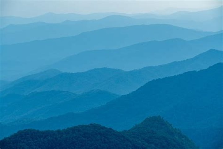 Exploring the Beauty of Blue Ridge Mountain Through Web Cameras