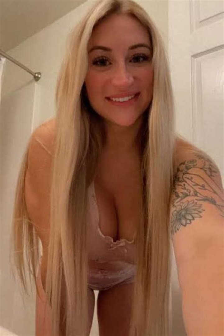 Exploring the Allure of brooklinlovexxx: A Journey into the World of Adult Entertainment