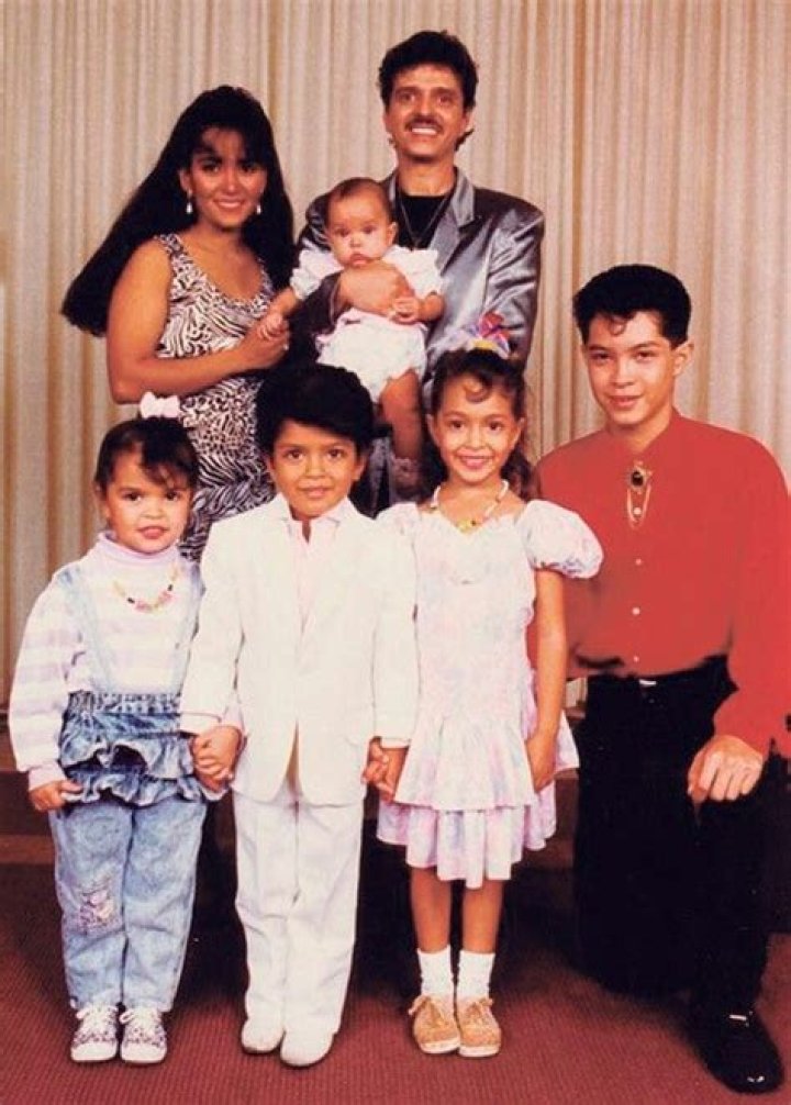 Exploring the Heartwarming Bonds of Bruno Mars Family