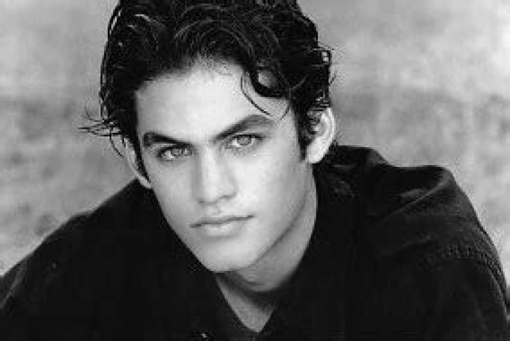 Byron Fox: The Rising Star of the Entertainment Industry