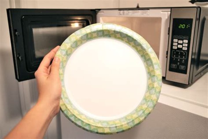 Can Paper Plates Go in the Microwave? A Comprehensive Guide