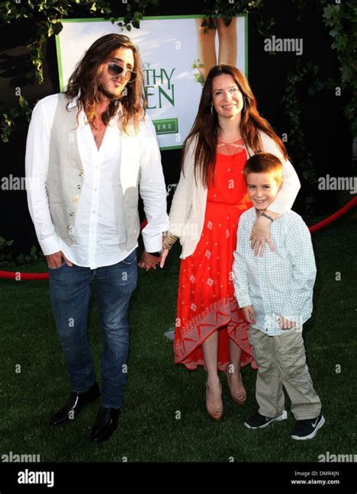 Unraveling the Life and Contributions of David W. Donoho