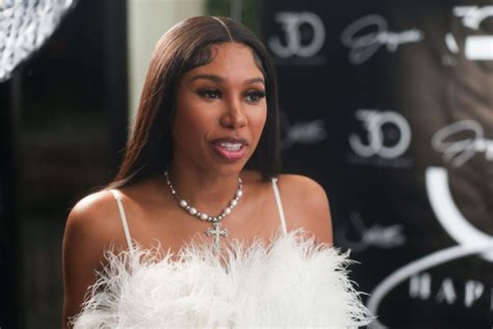 Discover the Inspiring Story of Deiondra Sanders