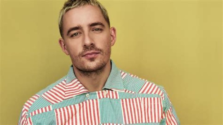 Dermot Kennedy Height: An In-Depth Look at the Irish Singer's Stature