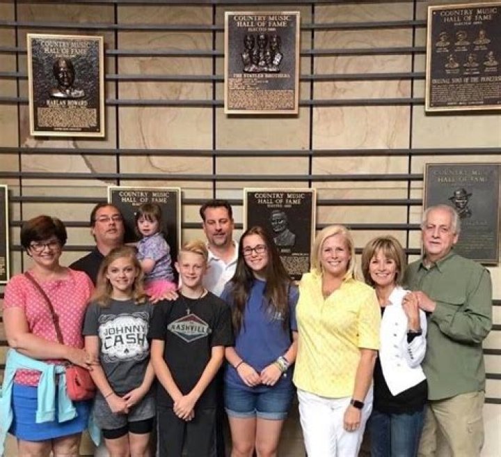 Unraveling the Story of Don Reid's First Wife