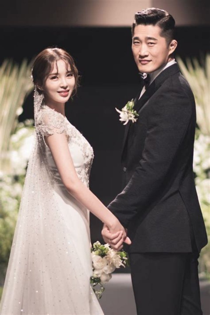 Unveiling the Life of Dong Hyun Kim’s Wife: A Journey Beyond Fame