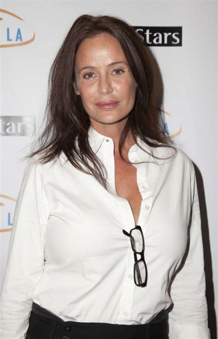 Exploring the Life and Career of Donya Fiorentino