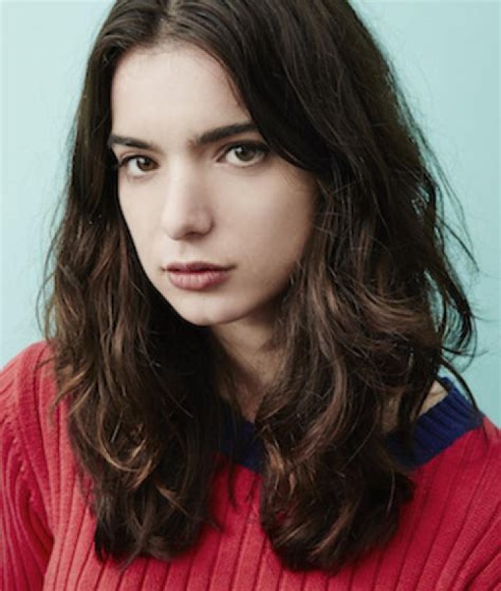 Dylan Gelula: Rising Star in Hollywood