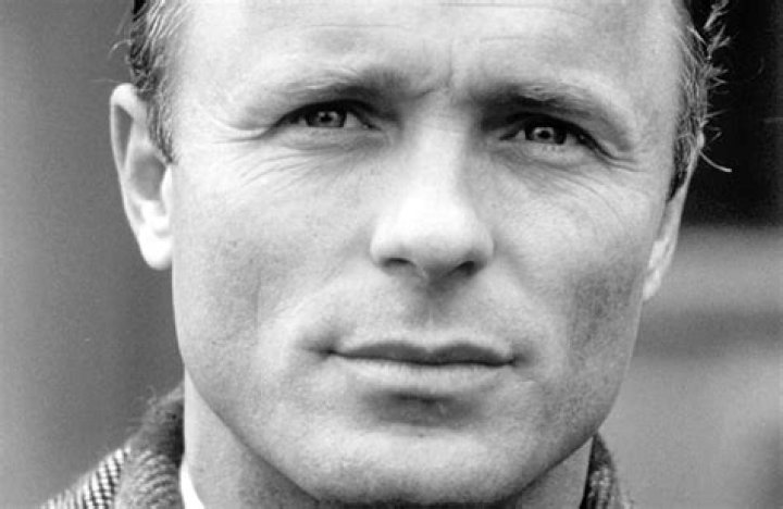 Versatile Actor Ed Harris: Exploring His Renowned Career