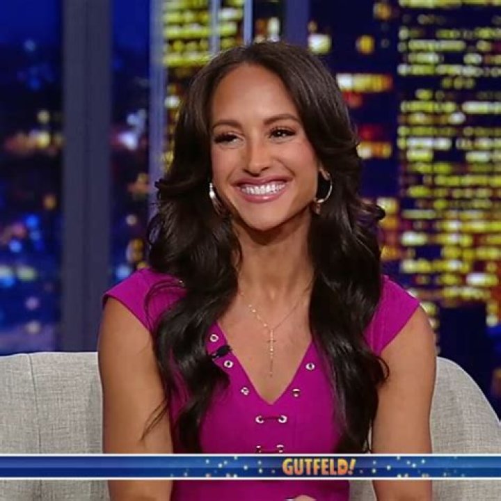 Discovering the Fascinating World of Emily Compagno's Height