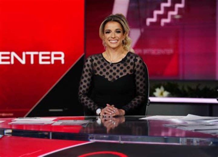 Entertainment Tonight Female Host: The Faces Behind the Screen