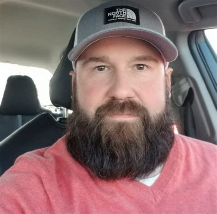 Unveiling the Voices Behind ESPN MNF Commentators