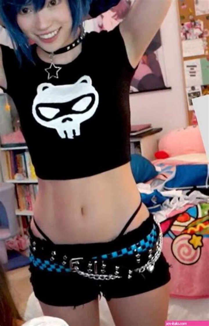 Fapello Emiru: The Rising Star in the World of Music and Entertainment