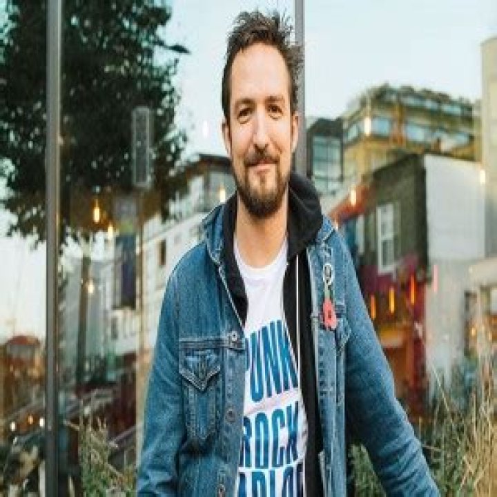 Frank Turner Wiki: A Comprehensive Guide to the Life and Career of the British Singer-Songwriter