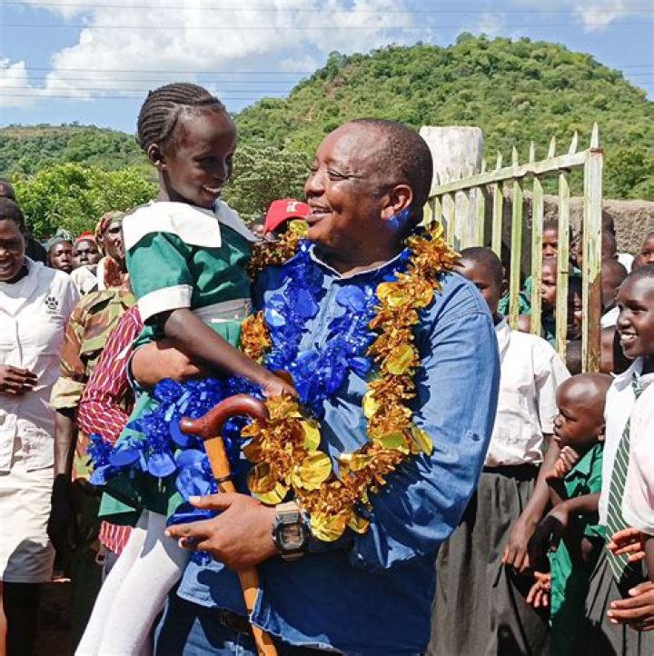 Award Recognition: Examples and Strategies for Meaningful Recognition