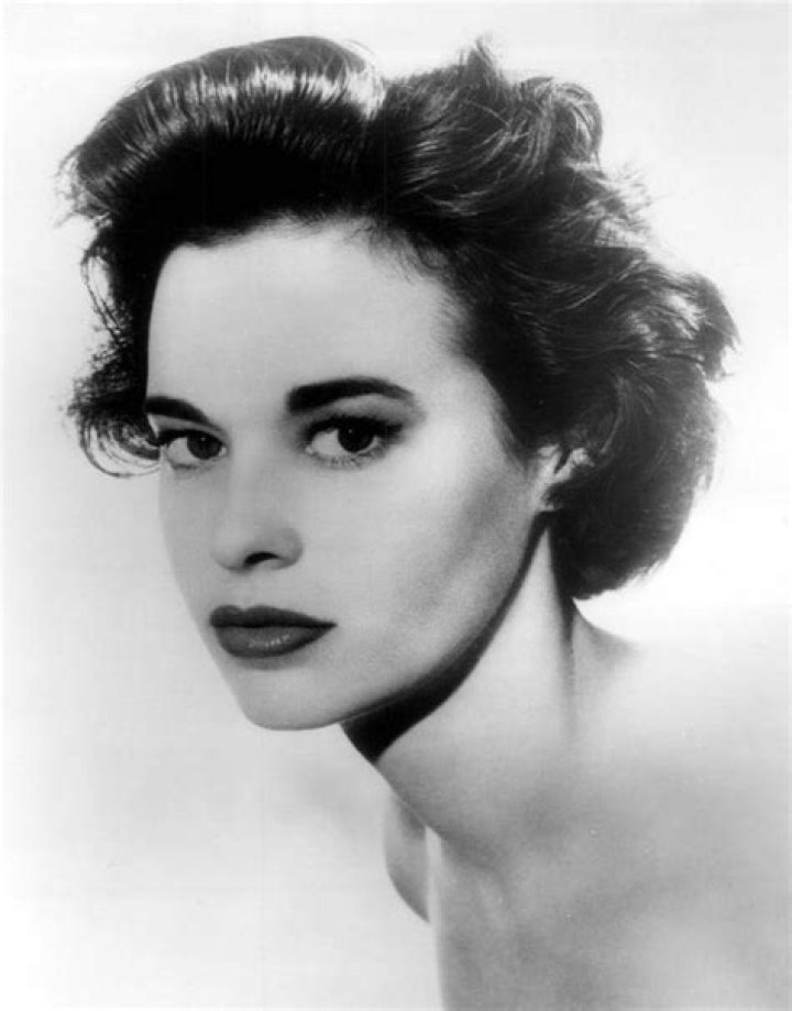Gloria Vanderbilt: A Timeless Icon of Fashion, Art, and Resilience