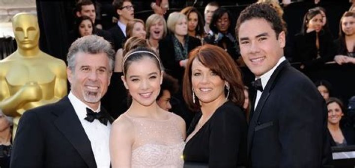 Hailee Steinfeld Parents: A Deep Dive into Her Family Background