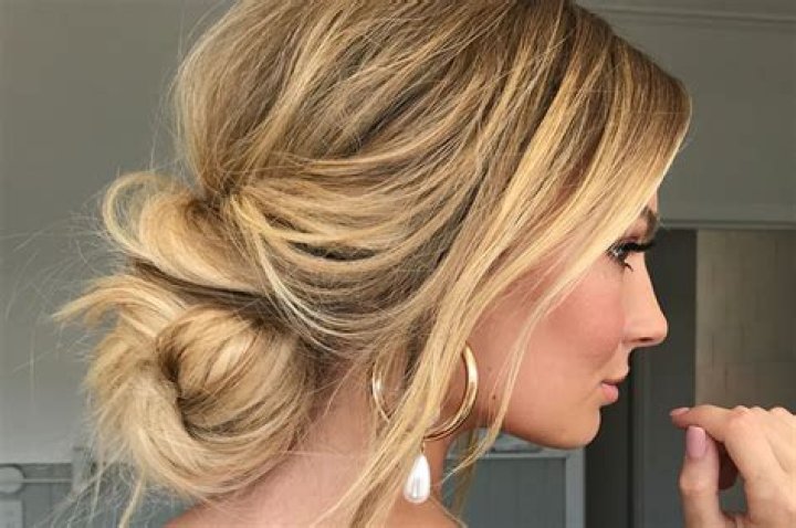 Hairstyles for Big Forehead: Flattering Options to Enhance Your Look