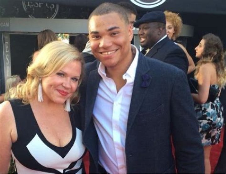 Unveiling the Life of Holly Rowe's Husband: Who Is He?