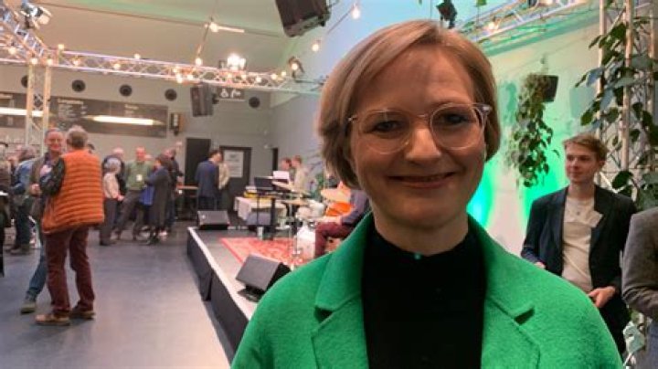 Exploring the Enigmatic Allure of Hope Schlenker Nude