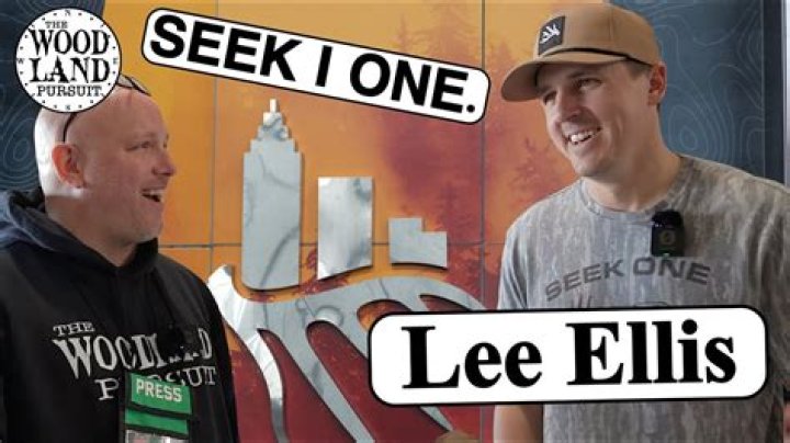 Lee Ellis Age: Seek One's Notable Figure in Focus