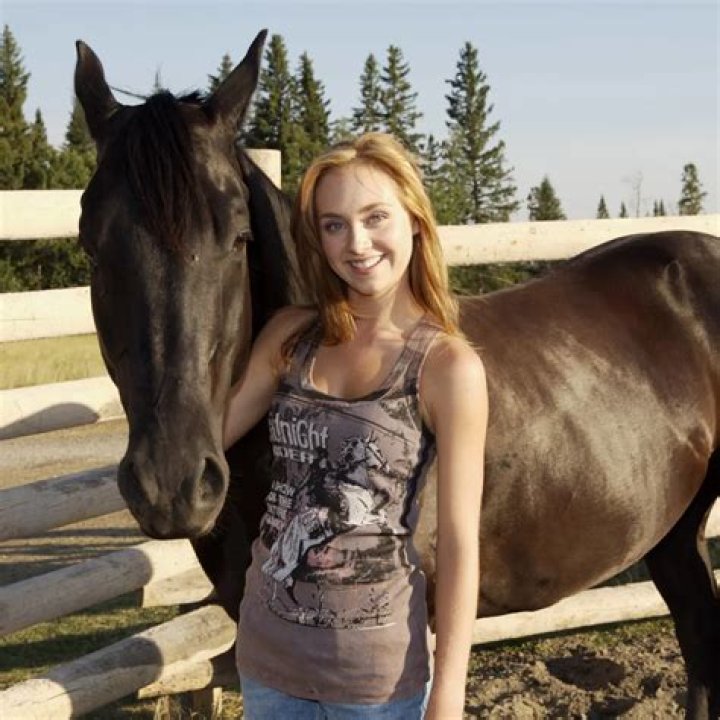 How Tall is Amber Marshall? Discover the Height of the Heartland Star