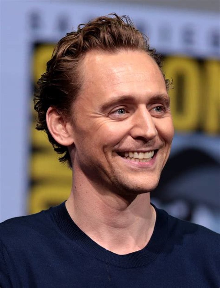 Unveiling the Height of Tom Hiddleston: How Tall is He in Feet?