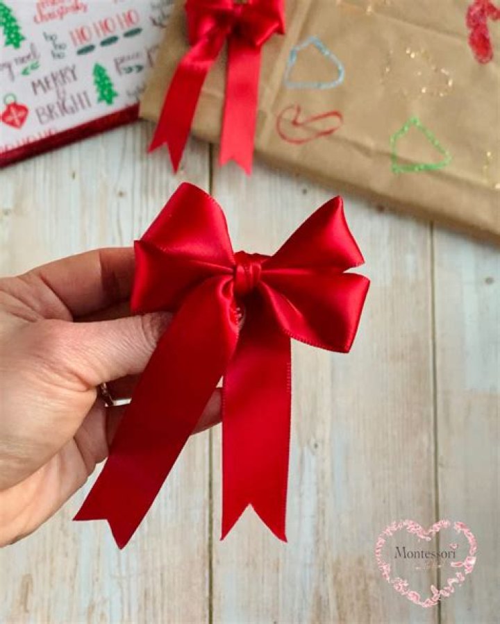 How to Tie a Christmas Bow: A Step-by-Step Guide