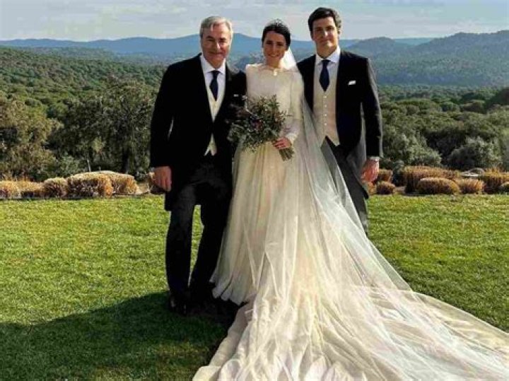 Unraveling the Mystique: Is Carlos Sainz Sr Married?