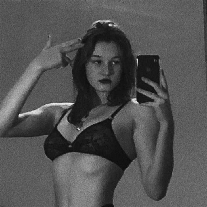 Exploring the World of itscarlyjane of: A Social Media Phenomenon