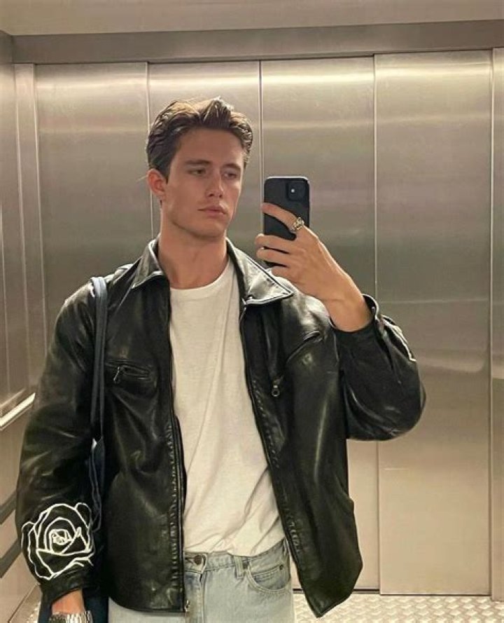 Exploring the Jacket Aesthetic Guy: Style, Trends, and Inspiration