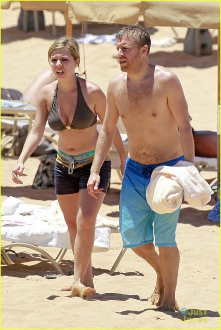 Jennette McCurdy's Hawaiian Getaway: What’s the Buzz on TMZ?