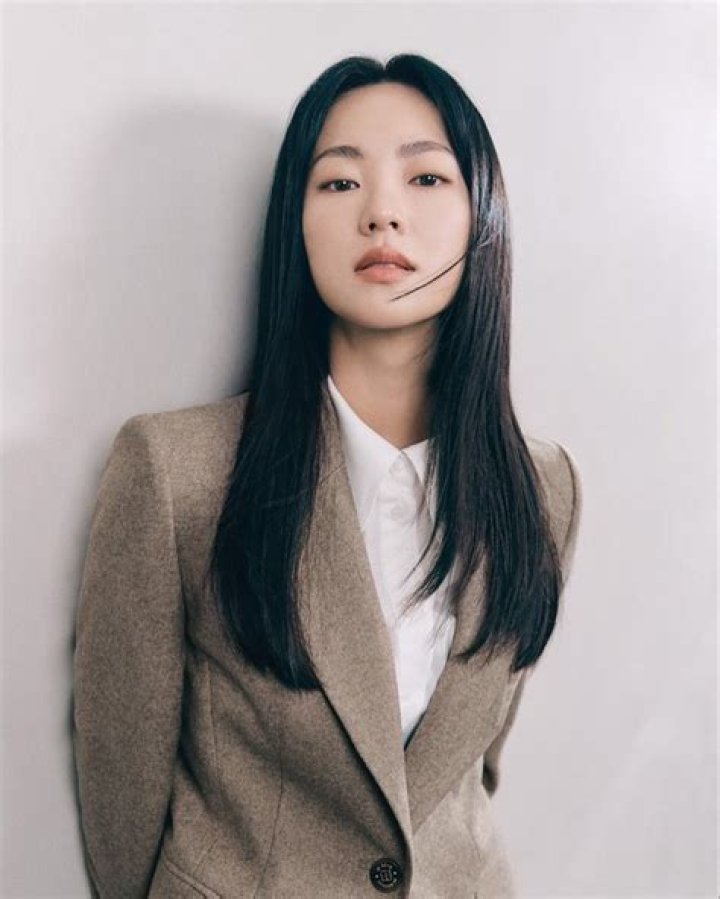 Jeon Yeobeen: A Rising Star in the Entertainment Industry