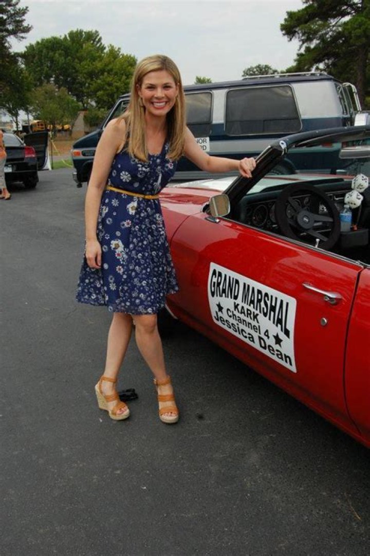 Unveiling Jessica Dean: The Bikini Enthusiast