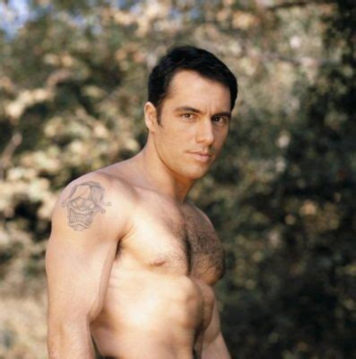 Joe Rogan Shirtless: A Deep Dive into the Iconic Moments