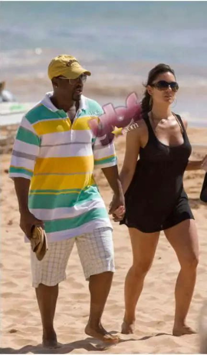 Find Out: Who is Johnny Gill's Wife?