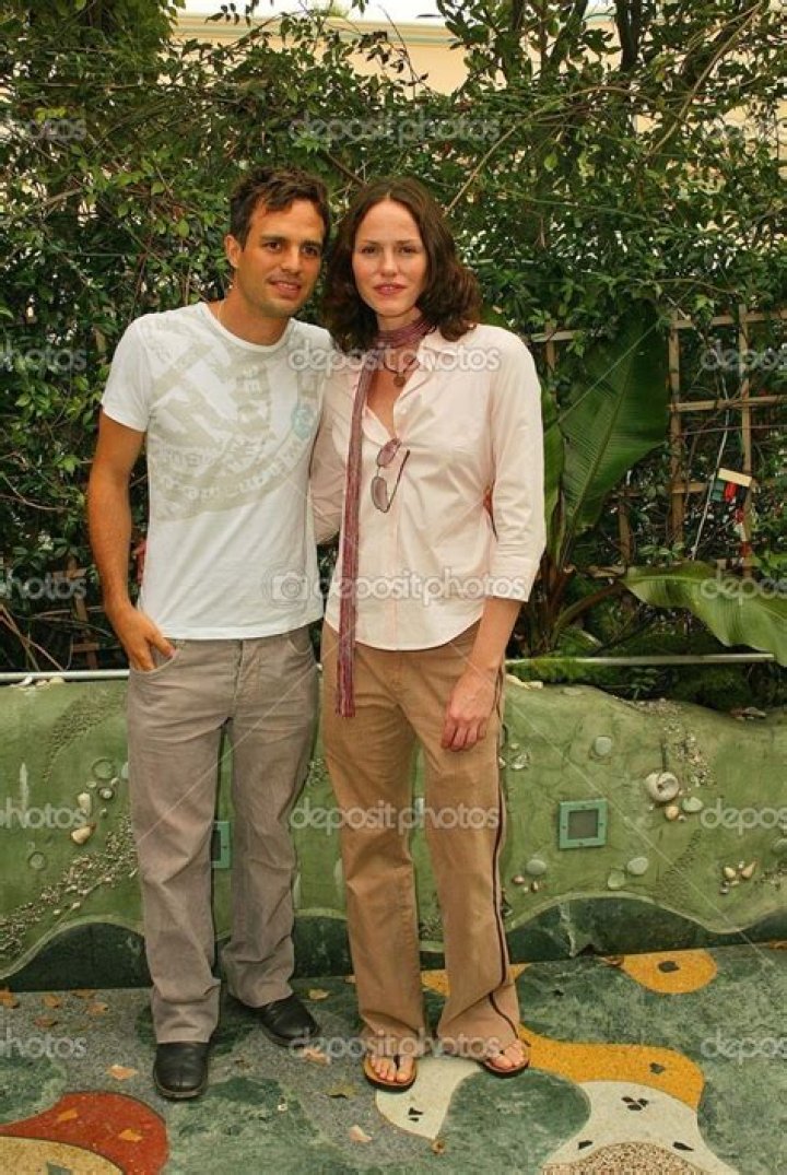 Unveiling the Love Life of Jorja Fox: Who is Her Husband?