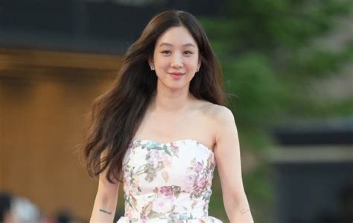 Jung Ryeo-Won: Talented Actress and Style Icon