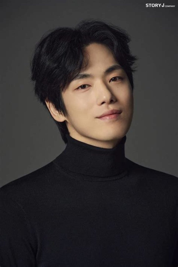 Kim Jung Hyun: A Rising Star in the Korean Entertainment Industry