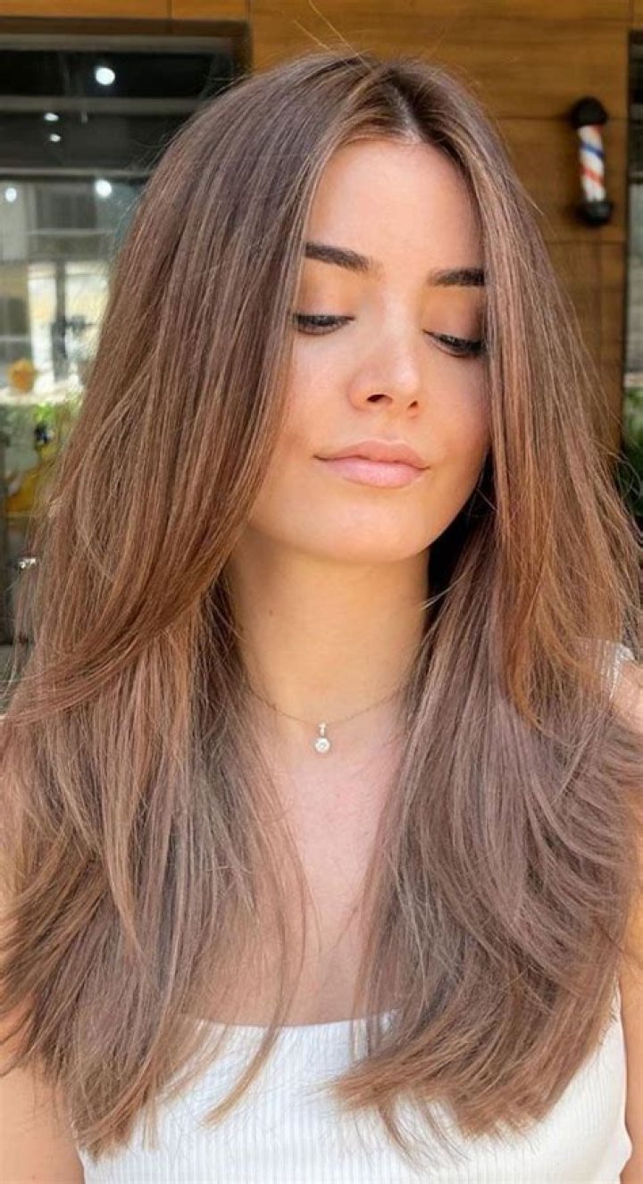 Layered Haircuts for Long Straight Hair: The Ultimate Guide