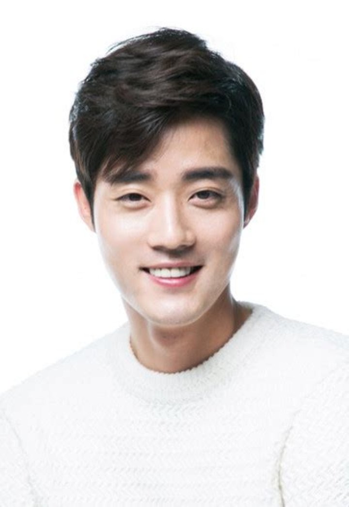 Lee Ha-yool: A Rising Star in the K-drama Industry