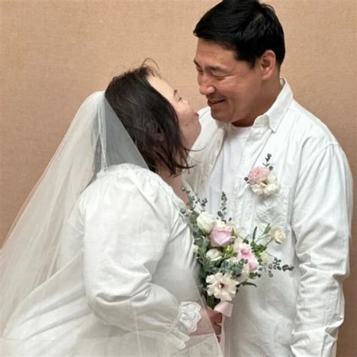 Unveiling Lee Jung-eun's Husband: A Glimpse into Their Life Together