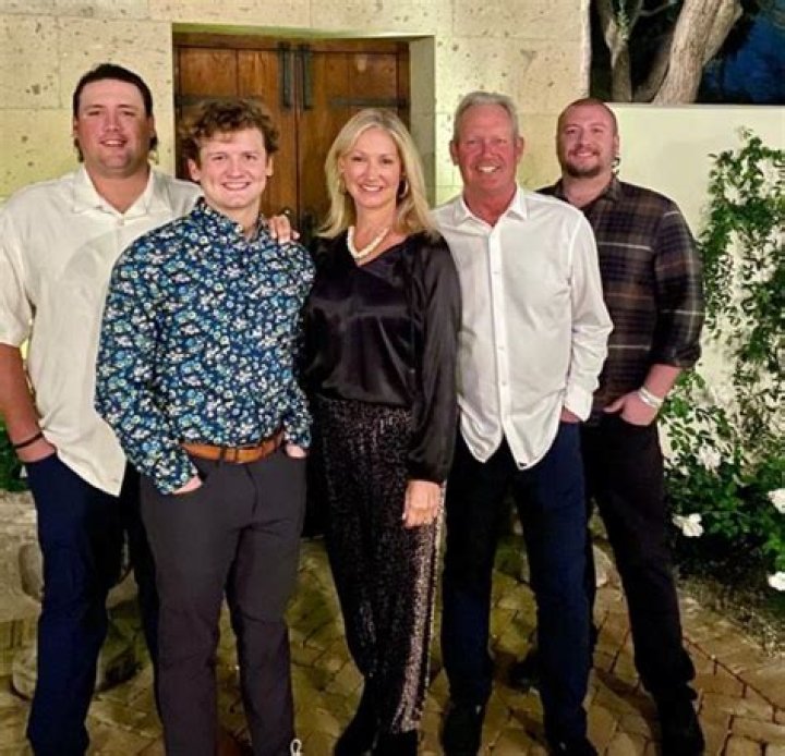 Discovering Leslie Davenport: A Journey Through Her Life and Work