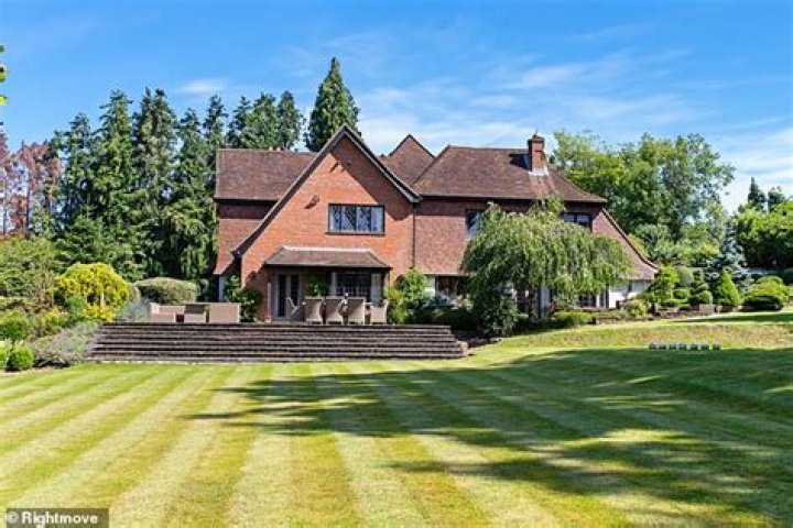 Inside Liam Payne's Luxurious Abode: A Look at His House